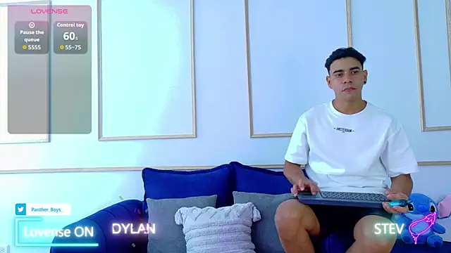 Snapshot of Mackenzzie_777_ chatting on September 16, 2025, 2:40 pm Mackenzzie 777  online show from September 16, 2025, 2:40 pm