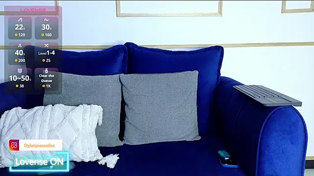 Snapshot of Mackenzzie_777_ chatting on September 26, 2025, 8:32 am Mackenzzie 777  online show from September 26, 2025, 8:32 am