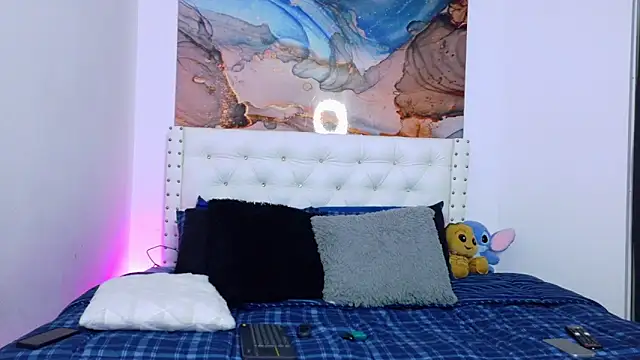 Mackenzzie 777  online show from December 16, 2025, 3:22 am