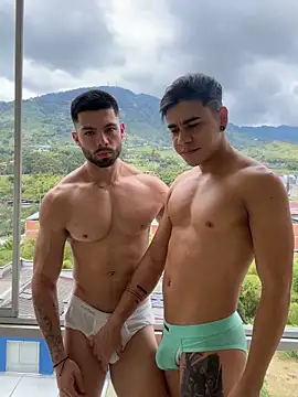 Snapshot of Mackenzzie_777_ chatting on October 19, 2025, 5:05 pm Mackenzzie 777  online show from October 19, 2025, 5:05 pm