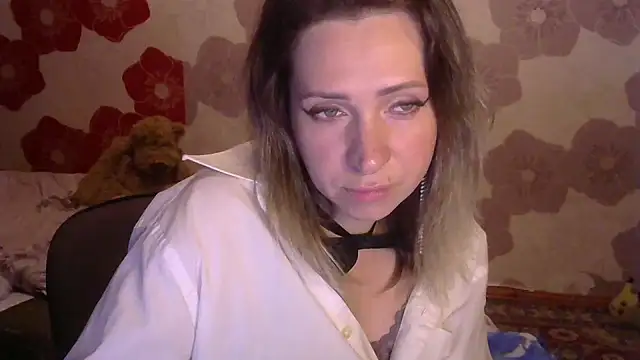 Queen Daenerys online show from September 26, 2025, 5:53 pm