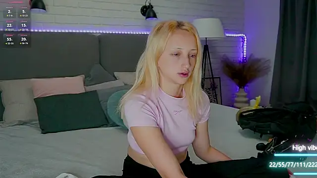 Snapshot of Selena_Lily chatting on September 11, 2025, 12:27 pm Selena Lily online show from September 11, 2025, 12:27 pm