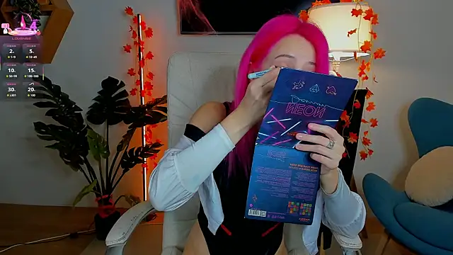 Selena Lily online show from October 30, 2025, 1:42 pm