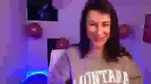 Snapshot of Loren_Moa chatting on February 27, 2025, 6:46 am Loren Moa online show from February 27, 2025, 6:46 am