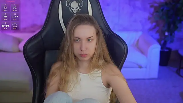 Snapshot of Linda054 chatting on October 6, 2025, 4:02 am Linda054 online show from October 6, 2025, 4:02 am