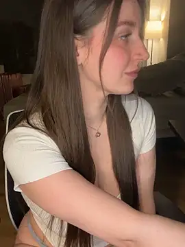 nerdynina online show from April 21, 2026, 12:23 am