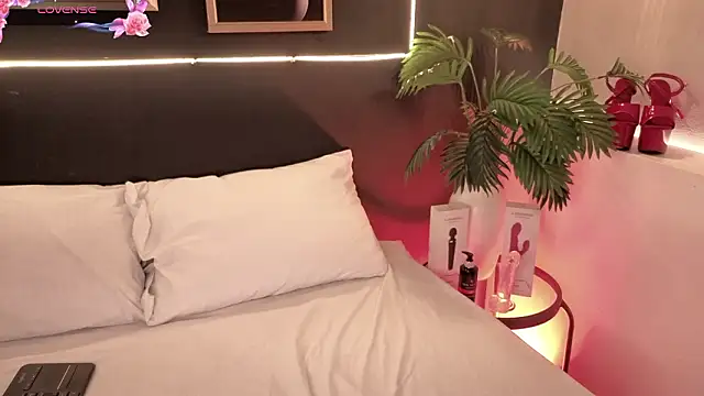 samanthaevanss1 online show from February 4, 2026, 2:50 am