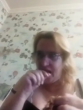 Snapshot of Forest-Lady chatting on October 25, 2025, 11:42 am Forest-Lady online show from October 25, 2025, 11:42 am