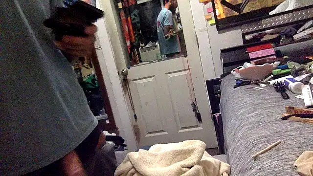 Snapshot of Robriguezxxx chatting on October 4, 2025, 6:48 am Robriguezxxx online show from October 4, 2025, 6:48 am