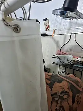 Snapshot of Robriguezxxx chatting on September 18, 2025, 12:24 am Robriguezxxx online show from September 18, 2025, 12:24 am