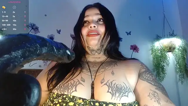 Snapshot of VeronikCuhubby chatting on September 24, 2025, 2:01 pm VeronikCuhubby online show from September 24, 2025, 2:01 pm