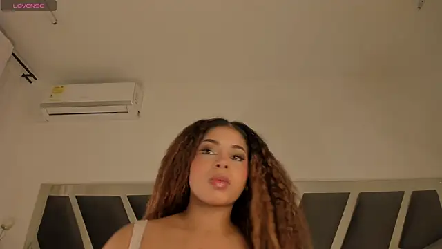 Snapshot of Samanntha_Rose chatting on October 30, 2025, 7:44 pm Samanntha Rose online show from October 30, 2025, 7:44 pm