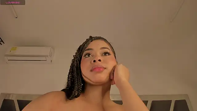 Snapshot of Samanntha_Rose chatting on October 18, 2025, 12:51 pm Samanntha Rose online show from October 18, 2025, 12:51 pm