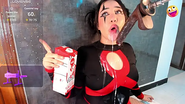 Snapshot of emy_evie chatting on October 9, 2025, 7:36 pm emy evie online show from October 9, 2025, 7:36 pm