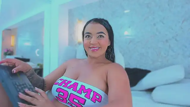 Snapshot of ximena_case chatting on October 30, 2025, 12:25 pm ximena case online show from October 30, 2025, 12:25 pm