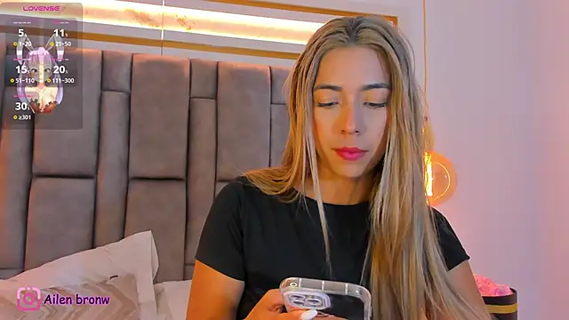 Snapshot of elianabrown chatting on February 28, 2026, 12:43 am elianabrown online show from February 28, 2026, 12:43 am