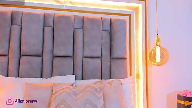 elianabrown online show from November 22, 2025, 11:25 pm