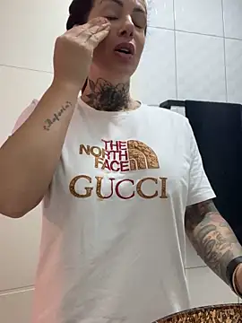 YasmimBrasil online show from October 30, 2025, 8:23 am