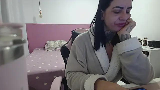 Snapshot of YasmimBrasil chatting on July 18, 2026, 6:33 am YasmimBrasil online show from July 18, 2026, 6:33 am