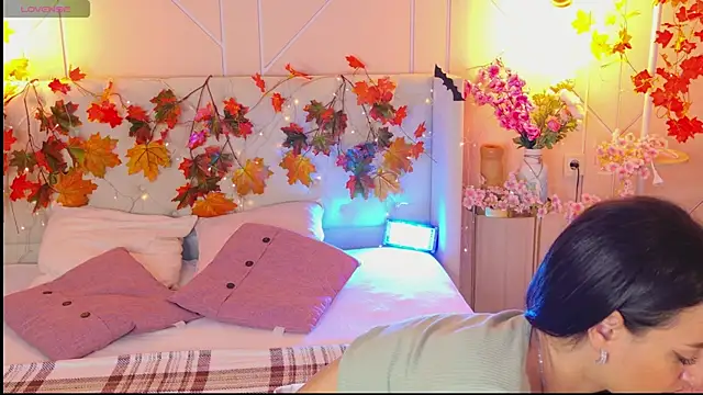 Lolly Neal online show from November 11, 2025, 4:51 am