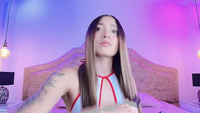 Snapshot of Victoria_Adams14 chatting on October 3, 2025, 4:03 am Victoria Adams14 online show from October 3, 2025, 4:03 am