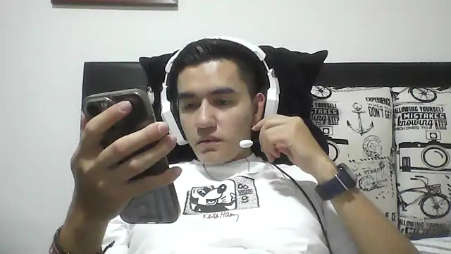 Estebitan vm online show from March 8, 2026, 3:32 am