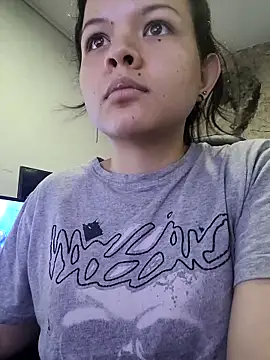 azumiichan online show from December 4, 2024, 4:59 am