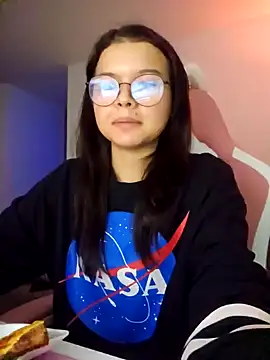 azumiichan online show from November 27, 2025, 12:11 am