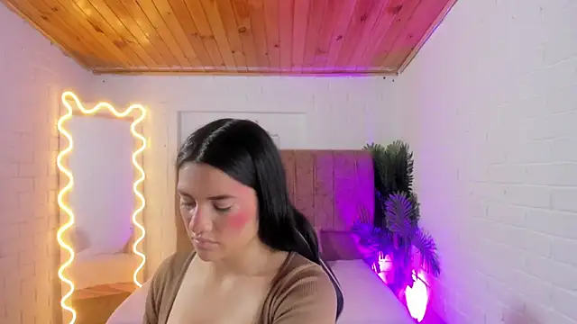 Snapshot of Chiara_tay chatting on October 7, 2025, 7:26 pm Chiara tay online show from October 7, 2025, 7:26 pm