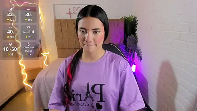 Snapshot of Chiara_tay chatting on September 26, 2025, 7:21 pm Chiara tay online show from September 26, 2025, 7:21 pm