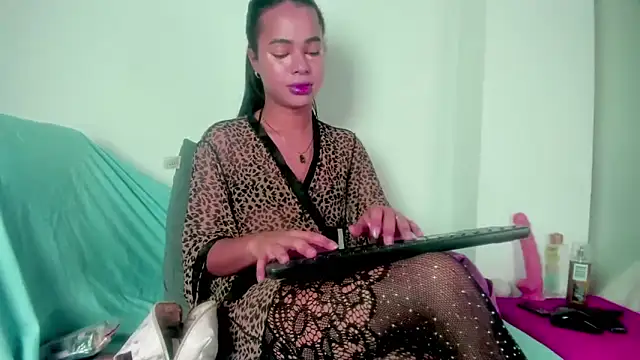 meghanSusexx online show from November 3, 2025, 2:28 am