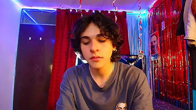 Snapshot of Luke_Howland chatting on February 21, 2025, 3:01 am Luke Howland online show from February 21, 2025, 3:01 am