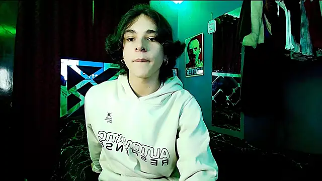 Snapshot of Luke_Howland chatting on March 18, 2025, 9:21 pm Luke Howland online show from March 18, 2025, 9:21 pm