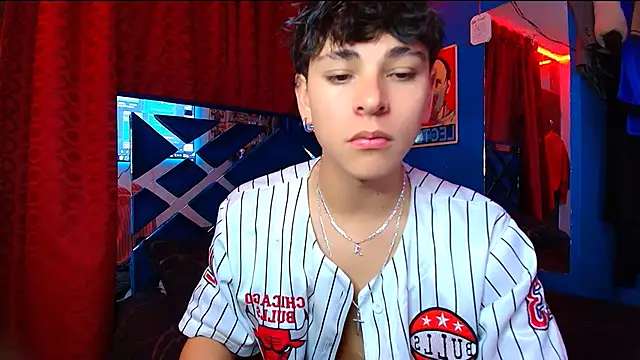 Snapshot of Luke_Howland chatting on October 1, 2025, 11:30 pm Luke Howland online show from October 1, 2025, 11:30 pm