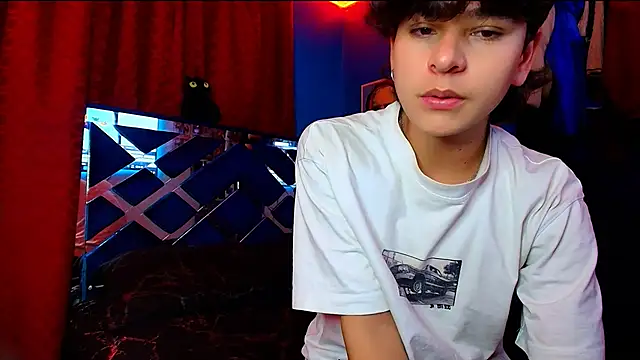 Snapshot of Luke_Howland chatting on September 8, 2025, 11:37 pm Luke Howland online show from September 8, 2025, 11:37 pm