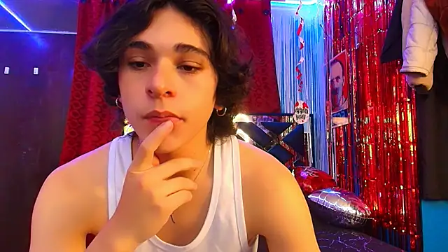 Snapshot of Luke_Howland chatting on February 21, 2025, 8:49 pm Luke Howland online show from February 21, 2025, 8:49 pm