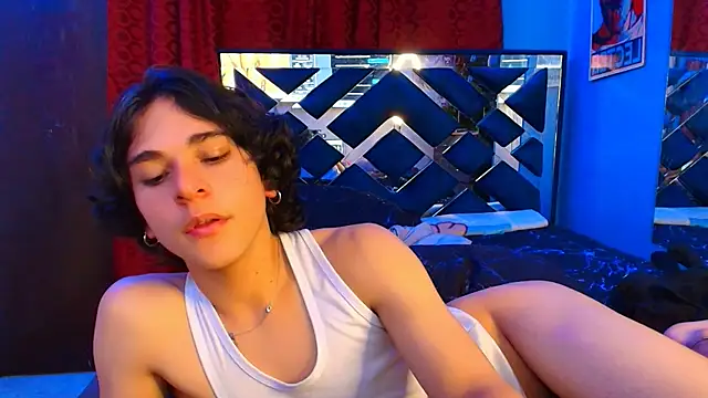 Snapshot of Luke_Howland chatting on February 25, 2025, 4:35 am Luke Howland online show from February 25, 2025, 4:35 am