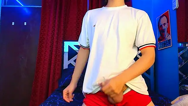 Snapshot of Luke_Howland chatting on February 26, 2025, 3:57 am Luke Howland online show from February 26, 2025, 3:57 am