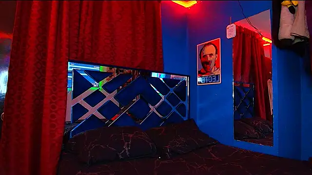 Snapshot of Luke_Howland chatting on October 15, 2025, 1:59 am Luke Howland online show from October 15, 2025, 1:59 am