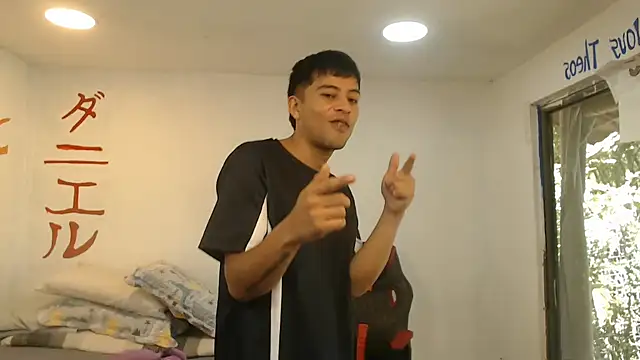 danielitopapuu online show from July 28, 2026, 3:21 pm