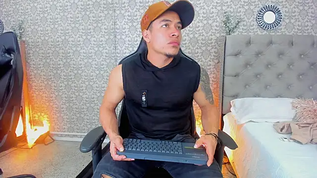 Bryson Collins  online show from February 3, 2025, 11:09 am