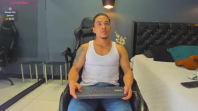 Bryson Collins  online show from February 11, 2025, 11:20 am
