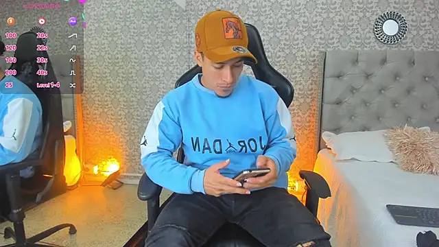 Bryson Collins  online show from February 5, 2025, 11:23 am