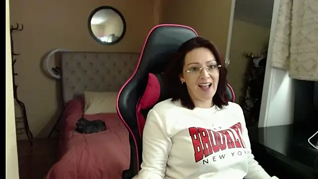 Carol Scottt online show from September 18, 2025, 5:16 pm