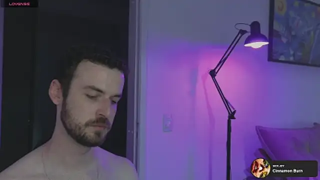 sexxxsutra online show from April 8, 2026, 10:33 pm