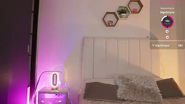 Snapshot of Madison_evans1 chatting on September 24, 2025, 4:19 am Madison evans1 online show from September 24, 2025, 4:19 am