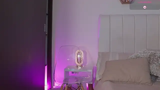 Snapshot of Madison_evans1 chatting on October 8, 2025, 4:36 am Madison evans1 online show from October 8, 2025, 4:36 am