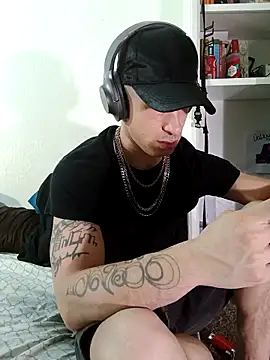 Snapshot of --D-a-D-D-y- chatting on February 24, 2026, 7:48 pm --D-a-D-D-y- online show from February 24, 2026, 7:48 pm