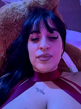 Snapshot of CarolaDrago chatting on October 22, 2025, 7:57 pm CarolaDrago online show from October 22, 2025, 7:57 pm