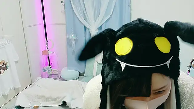 Snapshot of MEI--55 chatting on October 31, 2025, 9:06 am MEI--55 online show from October 31, 2025, 9:06 am